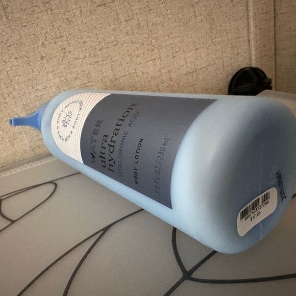 Bath&Body Works Water Ultra Hydration With Hyaluronic Acid Body Lotion 7… - Picture 5 of 11